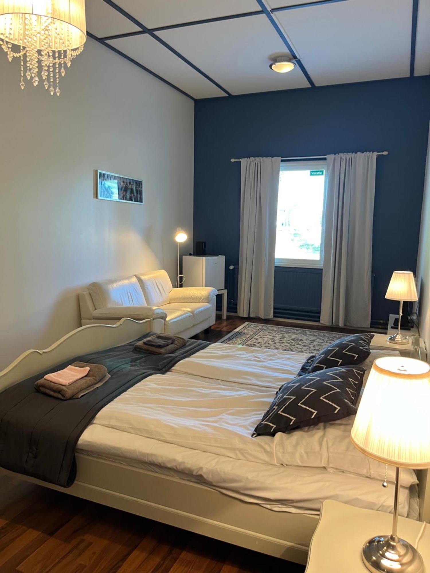 Hotelli Keskipiste การาซามากี ภายนอก รูปภาพ