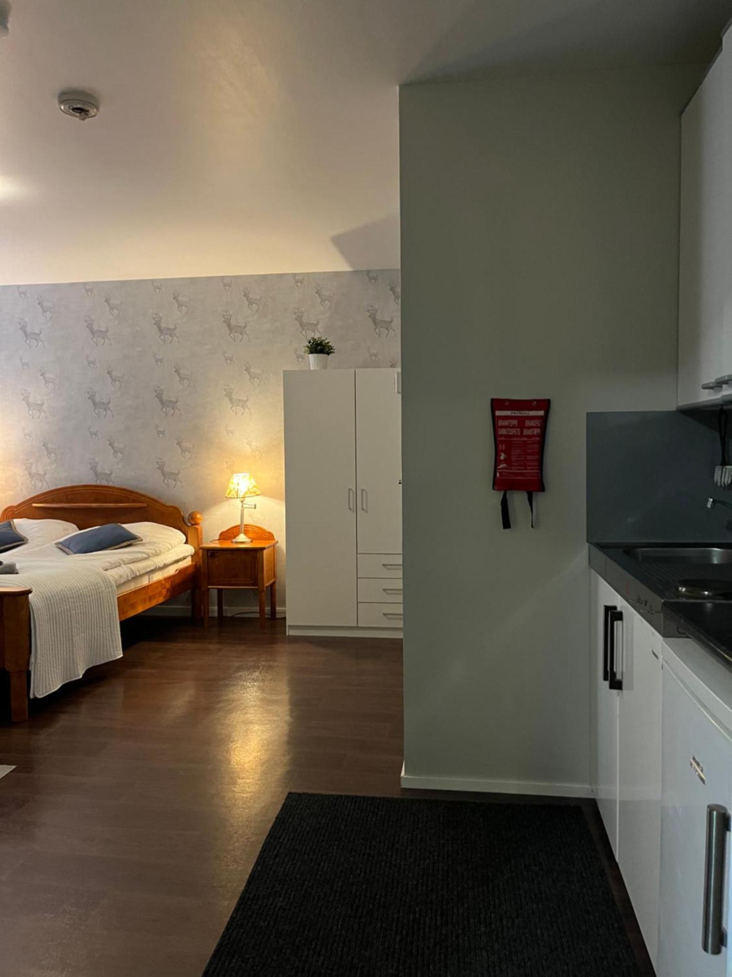 Hotelli Keskipiste การาซามากี ภายนอก รูปภาพ