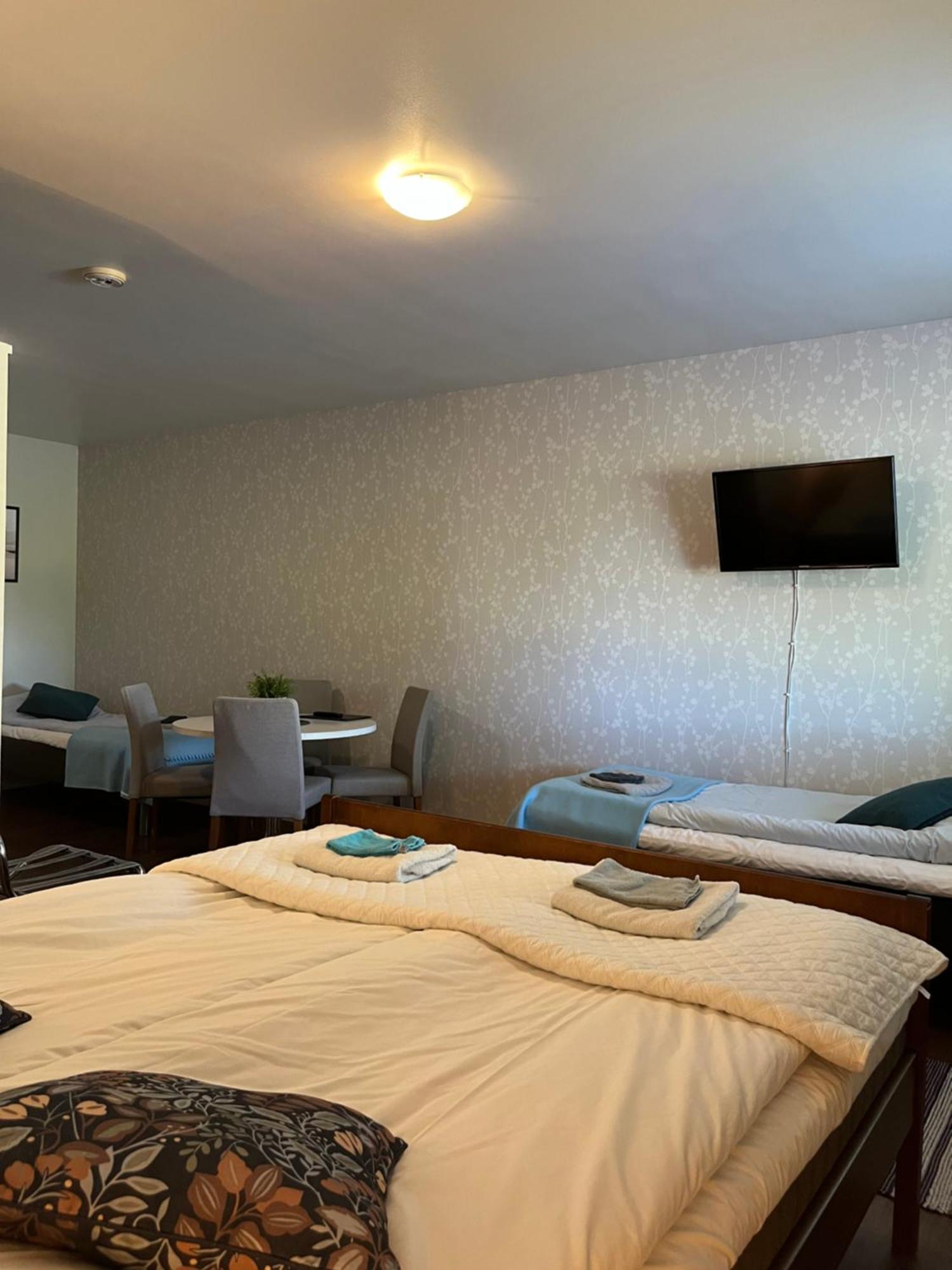 Hotelli Keskipiste การาซามากี ภายนอก รูปภาพ